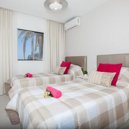 Playa Hari - 3 Bedroom - Great Value - Perfect For Families Vila Puerto del Carmen (Lanzarote)